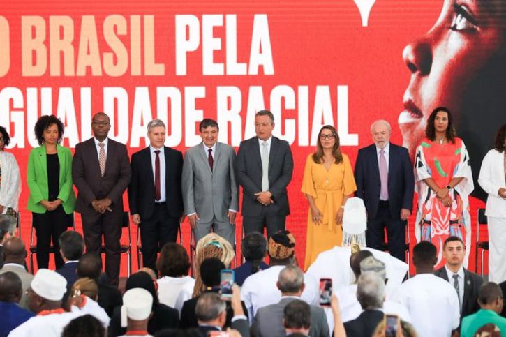 Brasília (DF) 21/03/2023  Presidente Luiz Inácio Lula da Silva assina atos para a promoção da igualdade racial em solenidade no Palácio do Planalto.