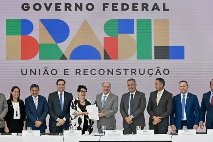 Governador Elmano Freitas do Ceará se reúne com governadores do Nordeste e o vice-presidente Alckmin