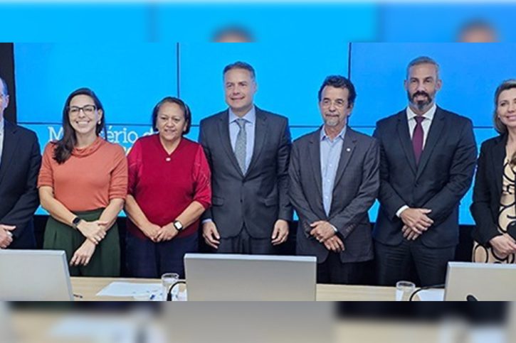 Governadora Fátima Bezerra vai a Brasília e conquista recursos para obras nas Estradas do RN