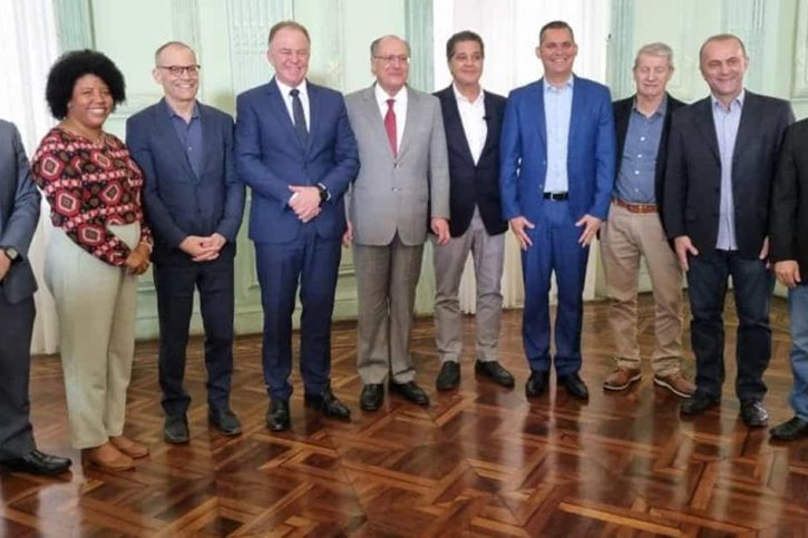 Senador Fabiano Contarato recebe Geraldo Alckmin para assinatura de Polo Industrial em Vitória (ES)